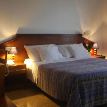 Albergo Smeraldo カステルヌオーヴォ・マグラ エクステリア 写真