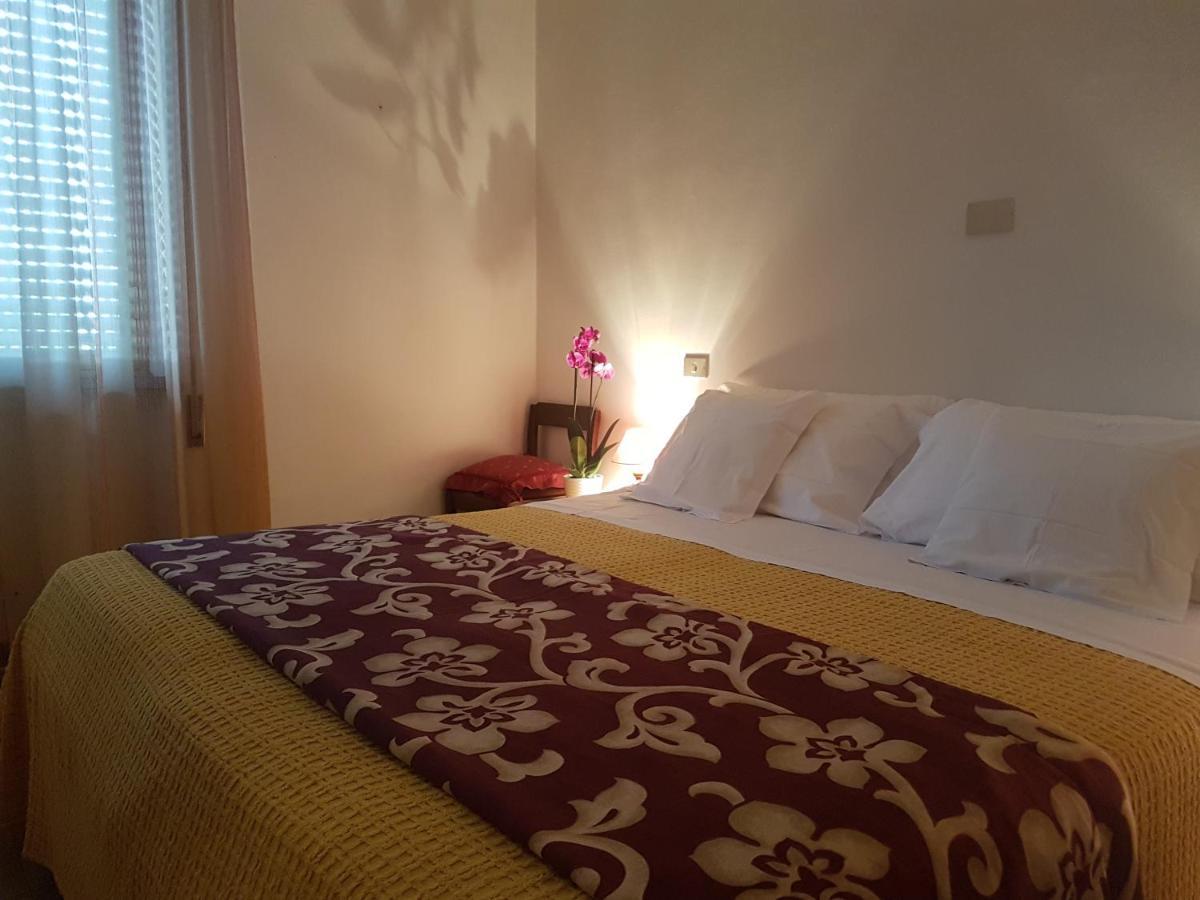Albergo Smeraldo カステルヌオーヴォ・マグラ エクステリア 写真