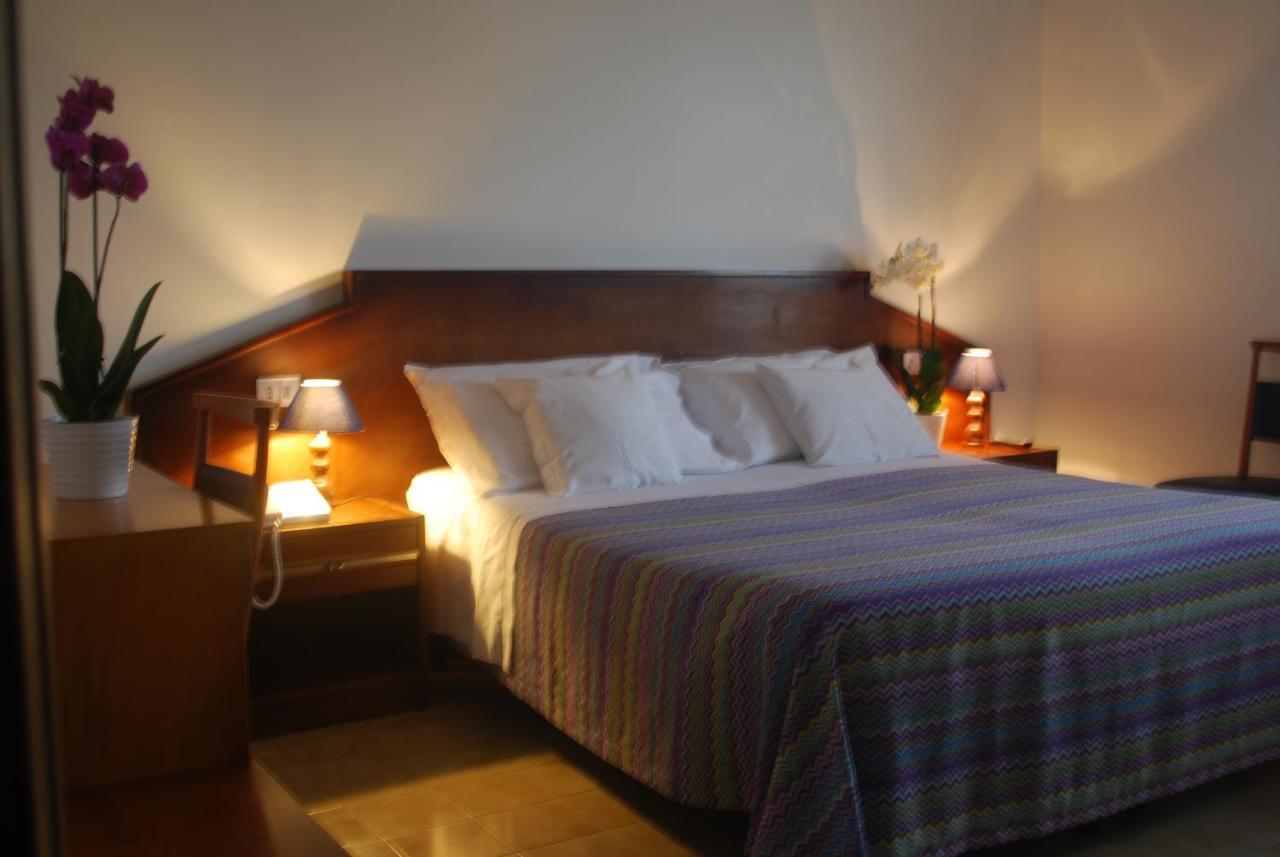 Albergo Smeraldo カステルヌオーヴォ・マグラ エクステリア 写真