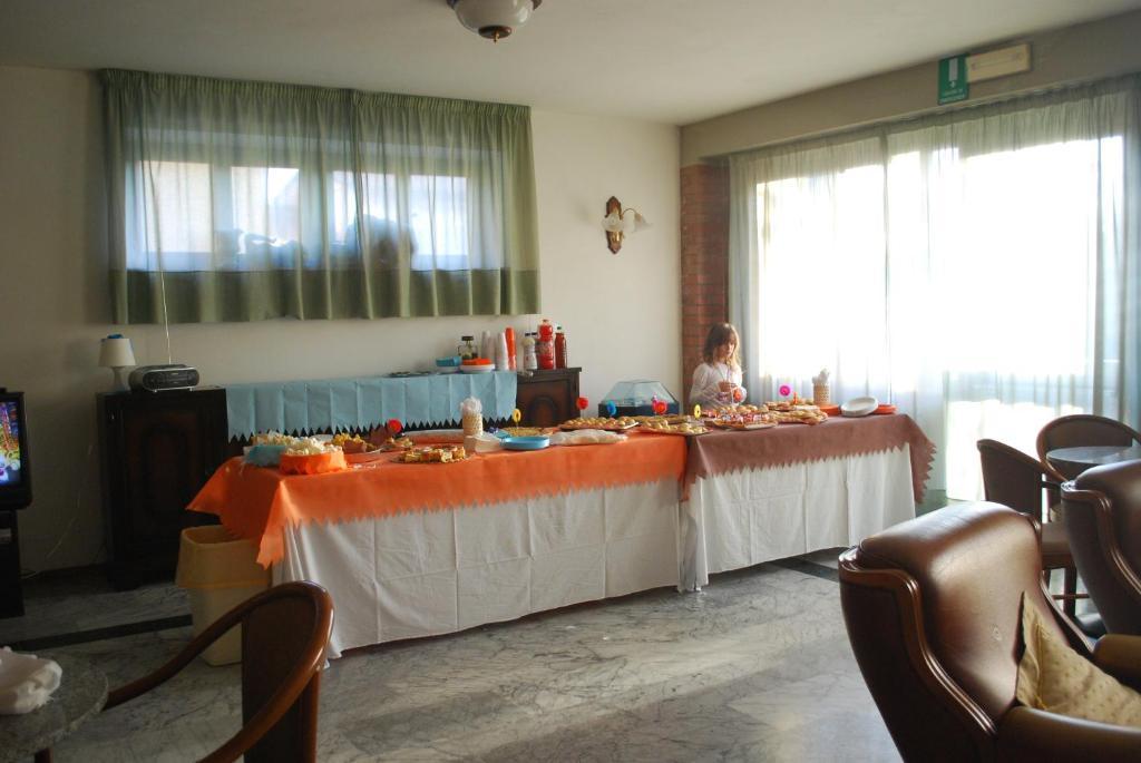Albergo Smeraldo カステルヌオーヴォ・マグラ エクステリア 写真