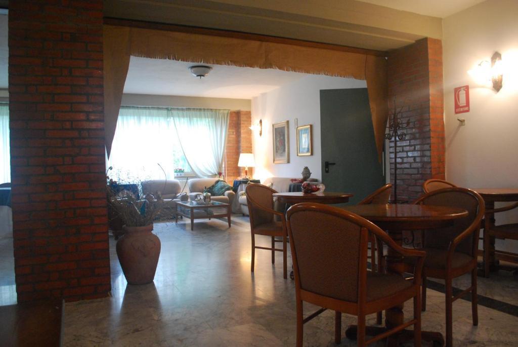 Albergo Smeraldo カステルヌオーヴォ・マグラ エクステリア 写真